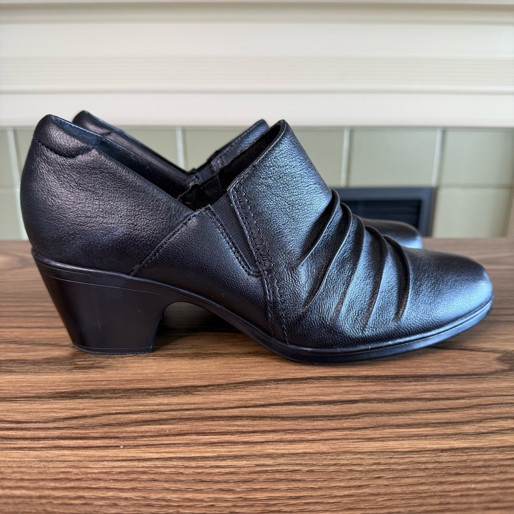 New-No Tags Clarks Emily 2 Cove Booties-Black Leather-Women's Size 8.5M
